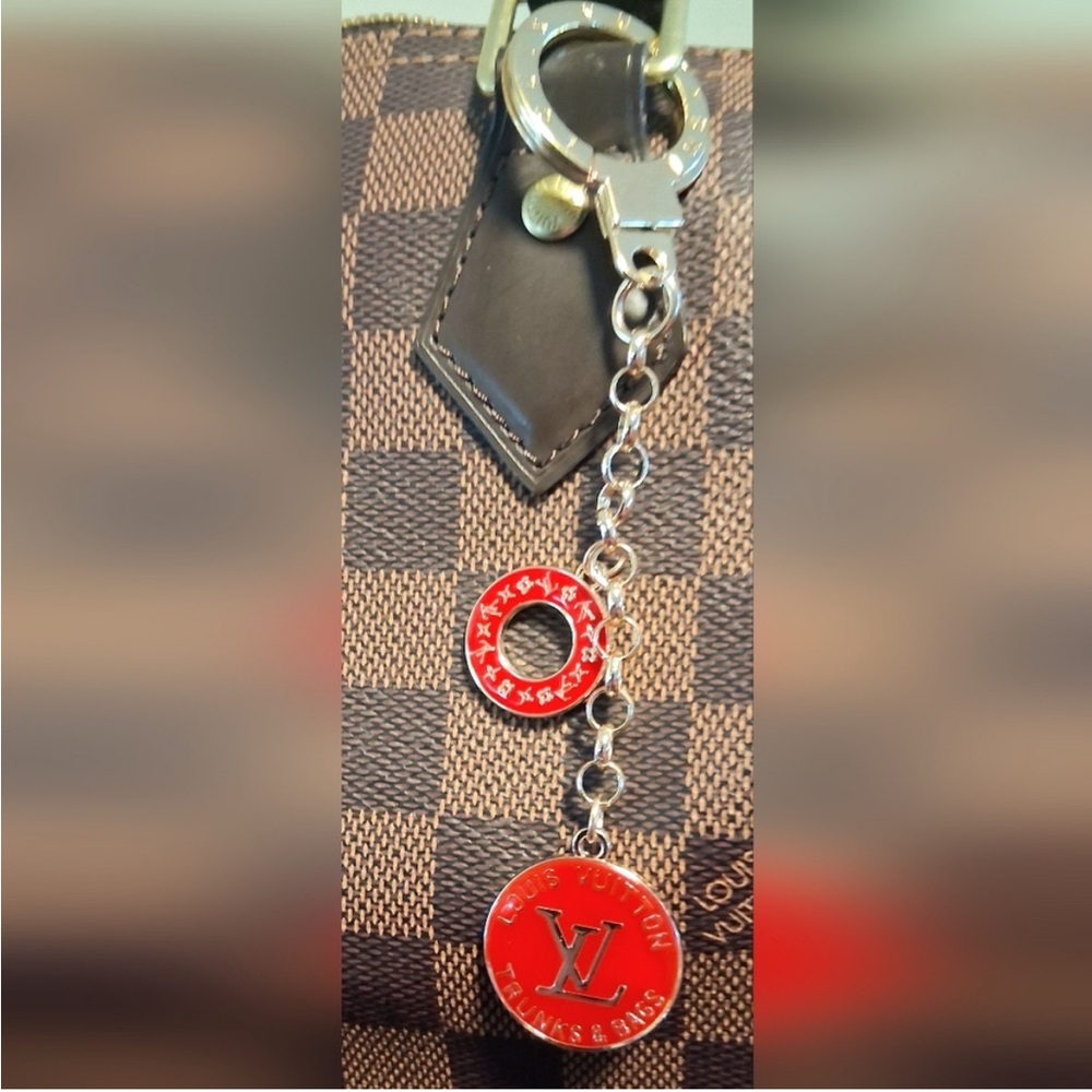 New Luxury Louis Vuitton RED and Gold Keychain Authentic 👌🏻